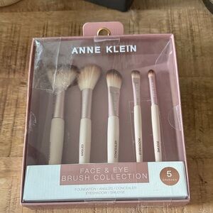 Anne Klein Cream and Rose Gold Brush Set